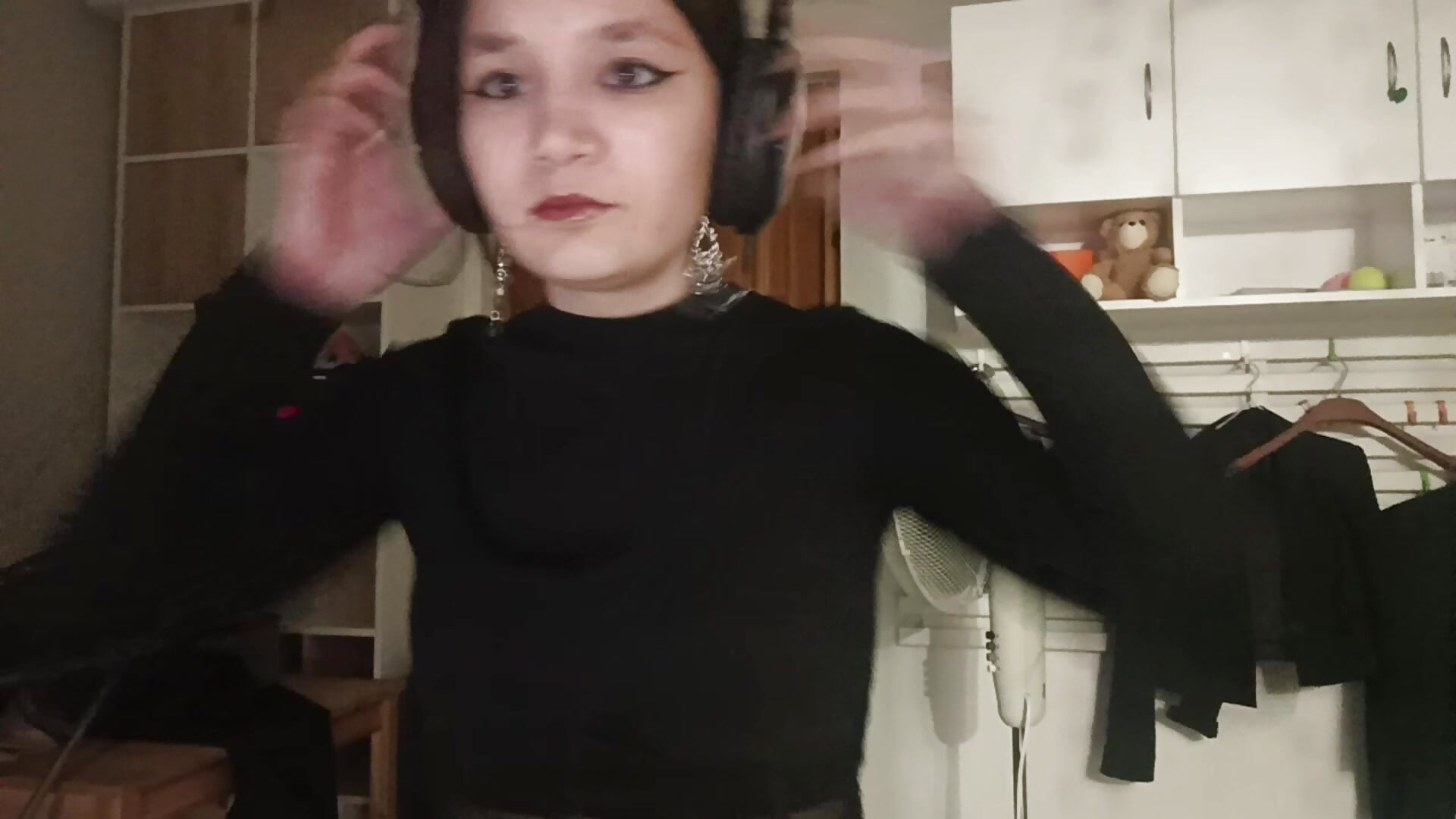 dancing 2 - 視頻由 KelliBeatrice 主播提供