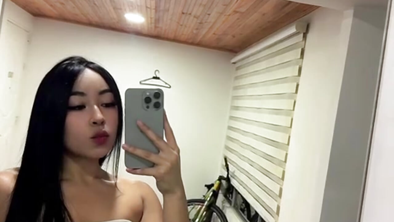 ❤️ - video by Grace_Walker_ cam model