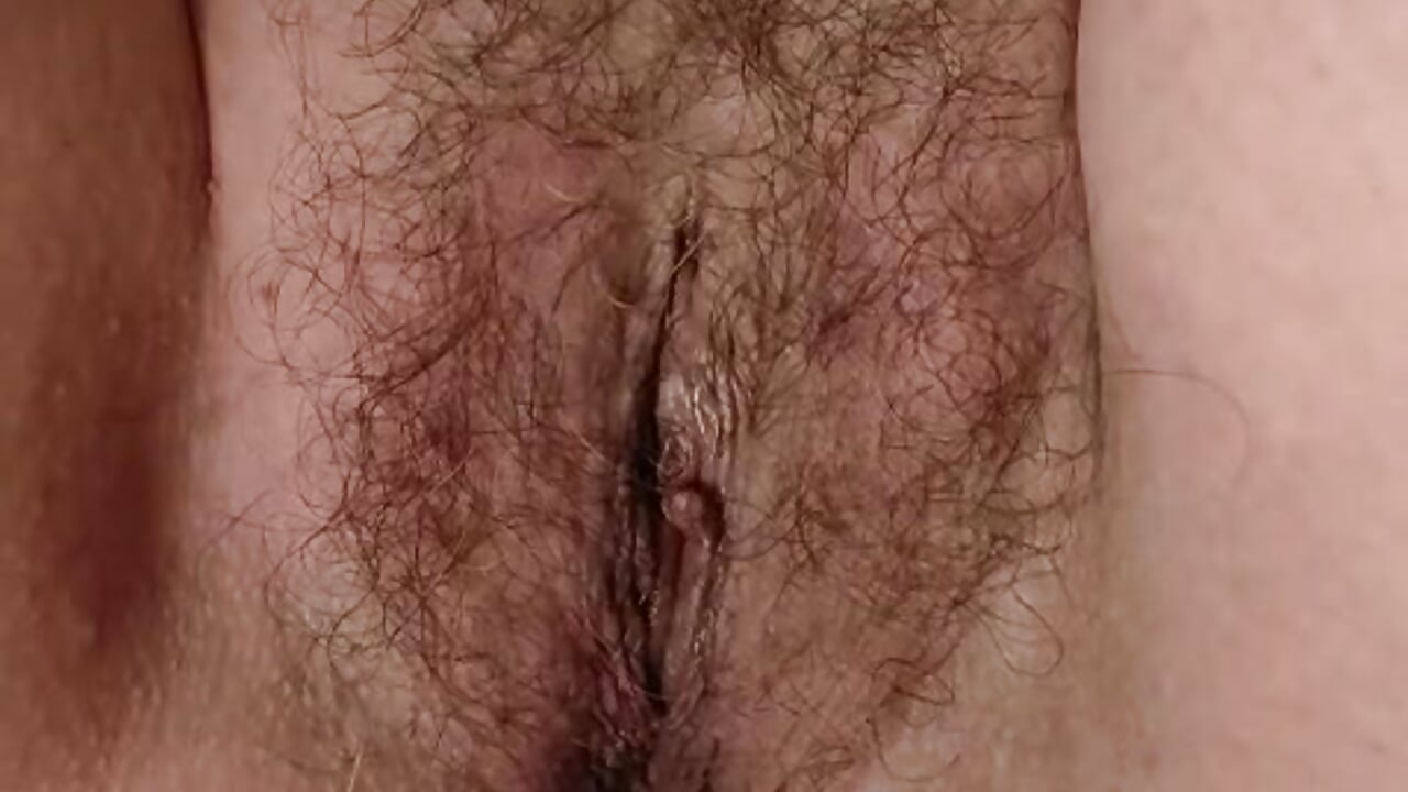 Masturbo mi peludo coño - 視頻由 Ratita_Milf 主播提供