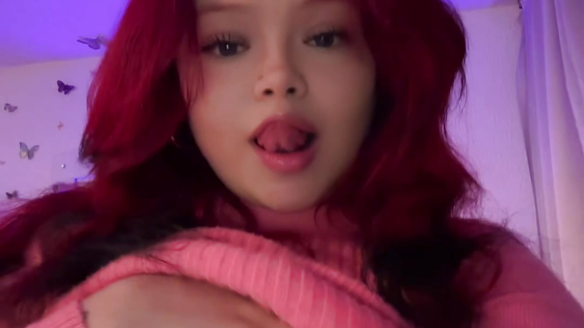 kiss my breasts 🫶🏻🫶🏻🫶🏻 - วิดีโอโดย barbiee_doll1 โมเดลแคม