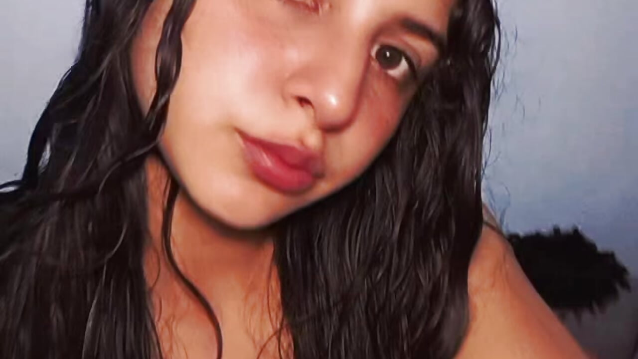 Hola - video by gissell201100
