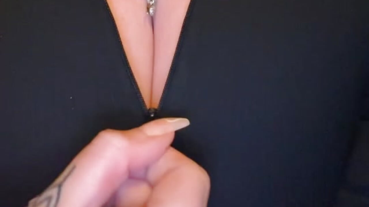 70C38225-EBF6-42D4-8421-250B0DAE6DC1 - video by divasmelons cam model