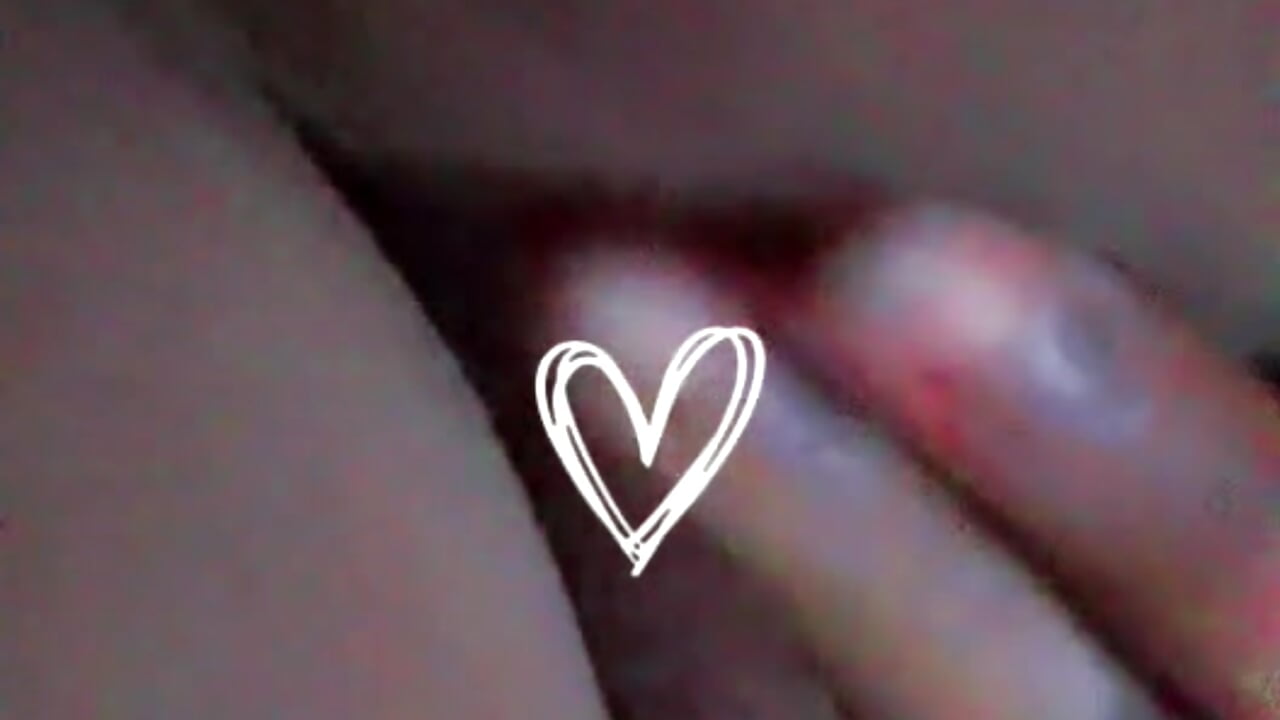 Dándome cariño 🥵🫴 — filmik LUCERO20261, modela(-lki) na kamerkach