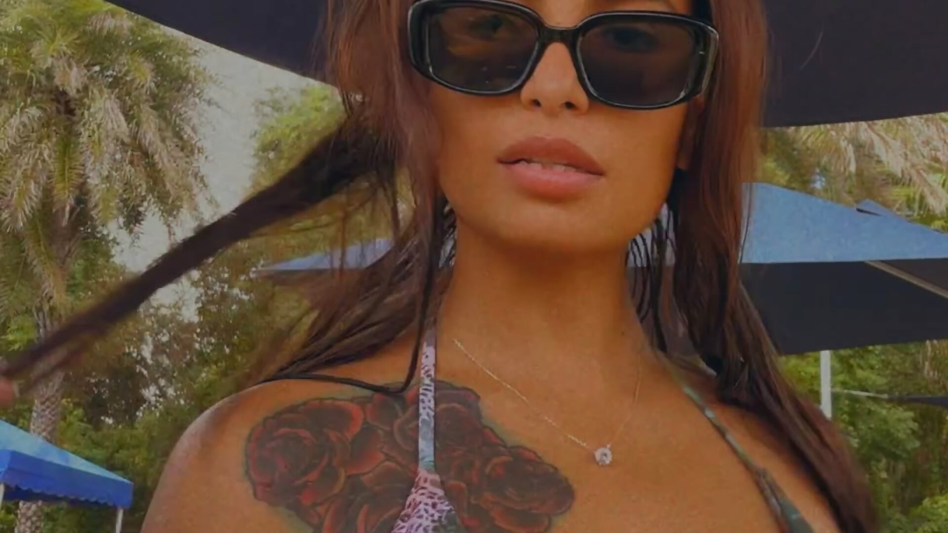 dancing  by the pool - video by BellaRoseGirl cam model