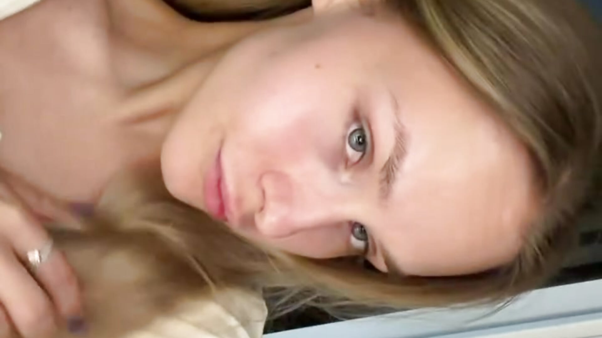 Heyy - vídeo de Annie_Cohn modelo de câmara