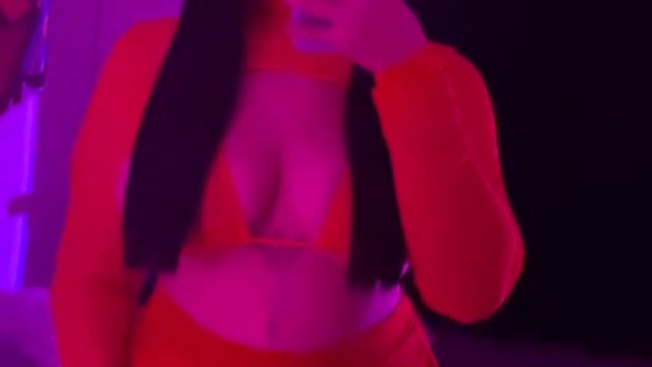 WhatsApp Video 2026-10-31 at 5,32,13 AM - відео від вебкаммоделі sweett_minionn