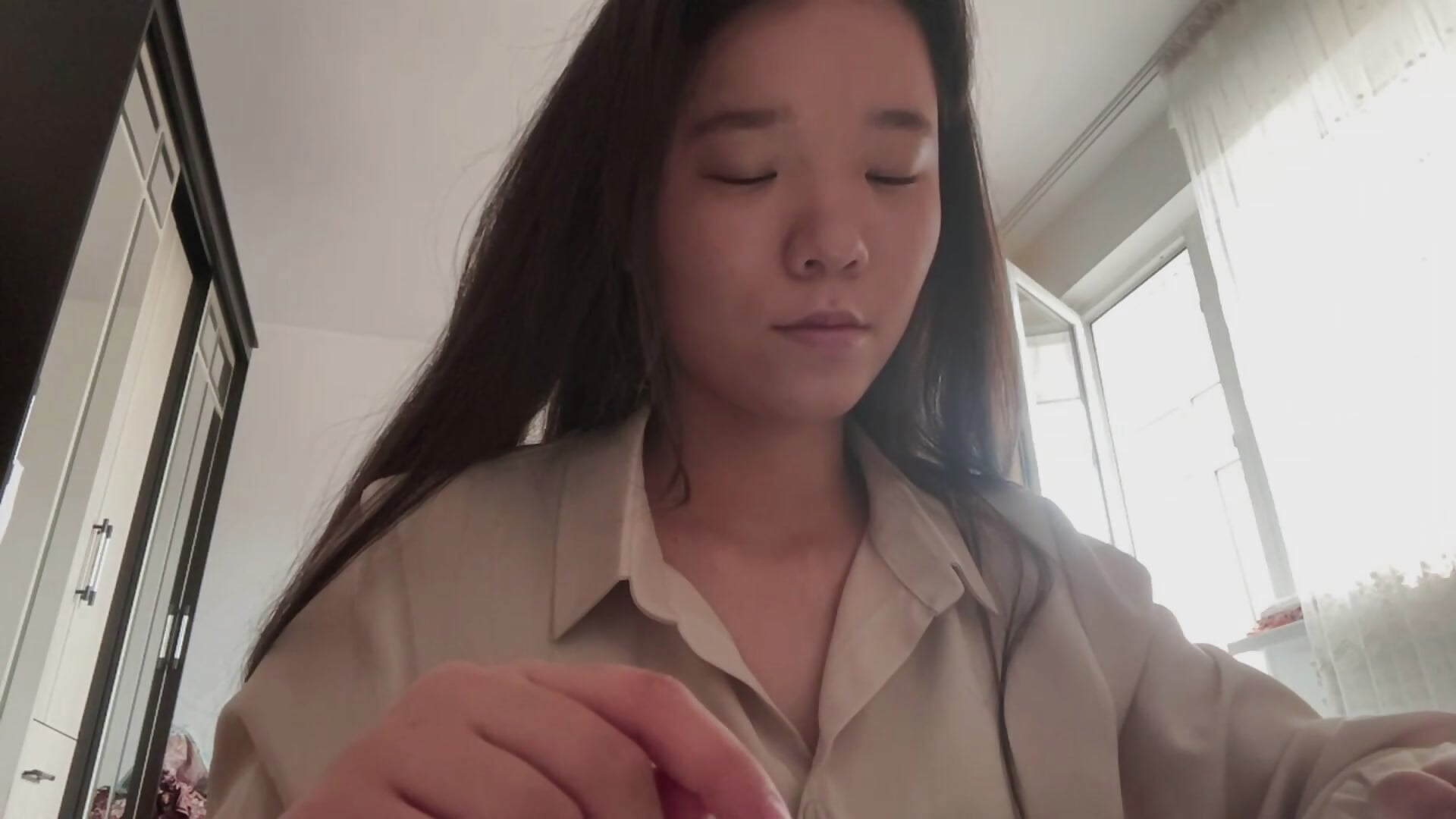 Cute Asian girl - فيديو من JuleCrass موديل الكام