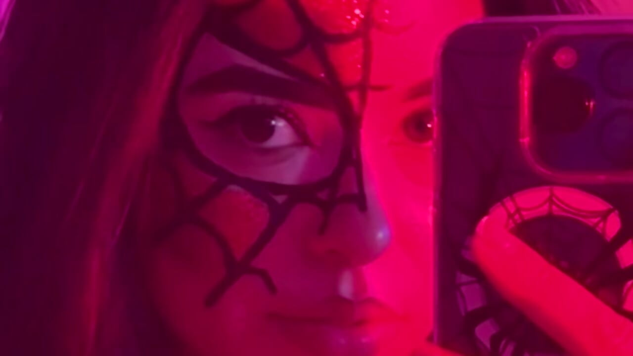 Spidergirl cute - video di Im_megaan modella di cam