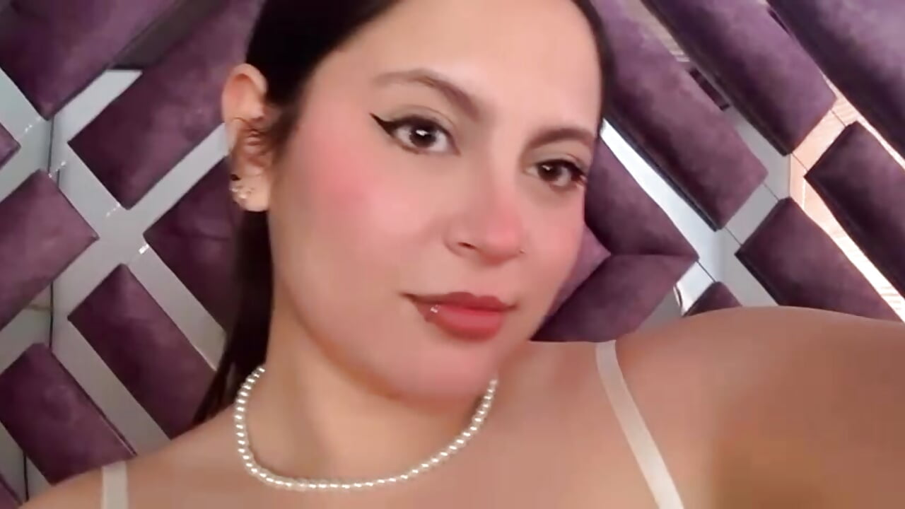 Naughty and Cute - video by Bonnie_Honeyy cam model