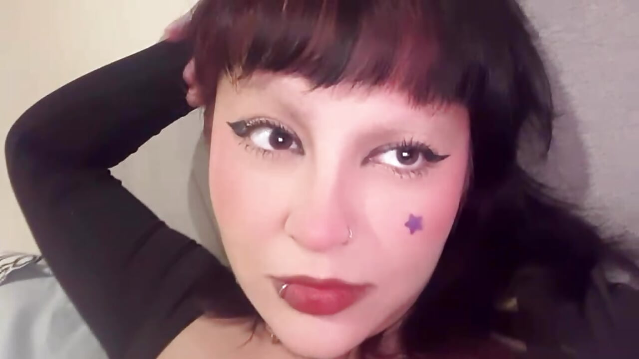Nasty Saliva with me - video by Bonnie_Honeyy cam model