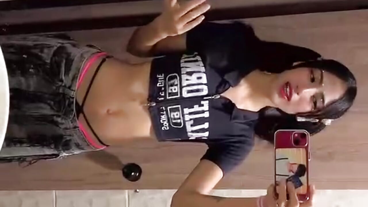 Rate my outfit✨ - video av AlishOward35 cam model