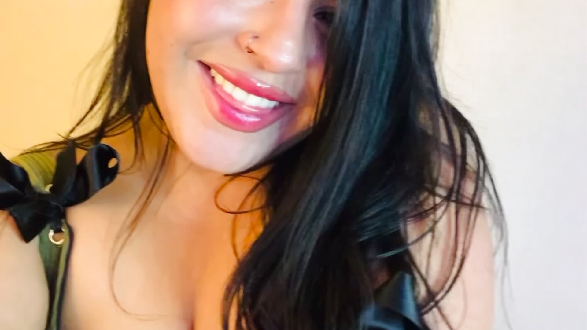 Hi !! - 視頻由 alina_voss 主播提供