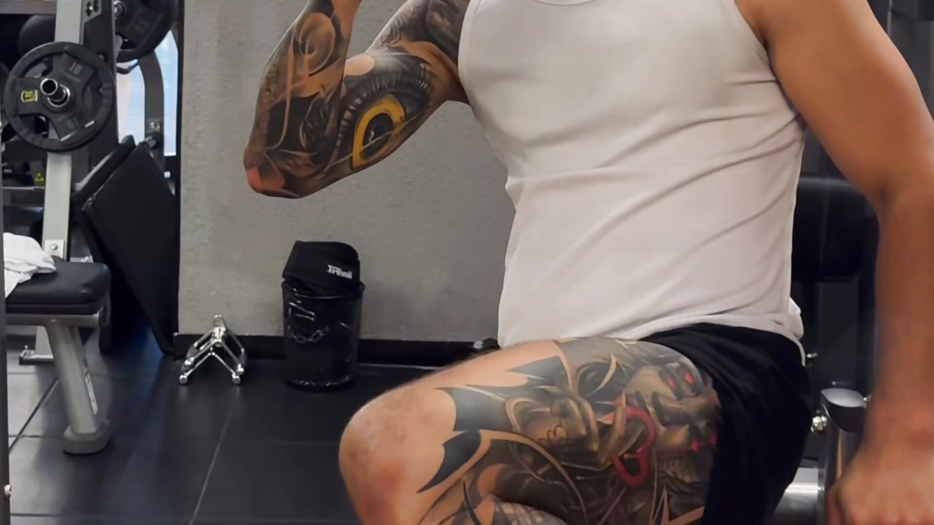 🔥 - סרטון של Simon_trujillo, דוגמן/ית מצלמה