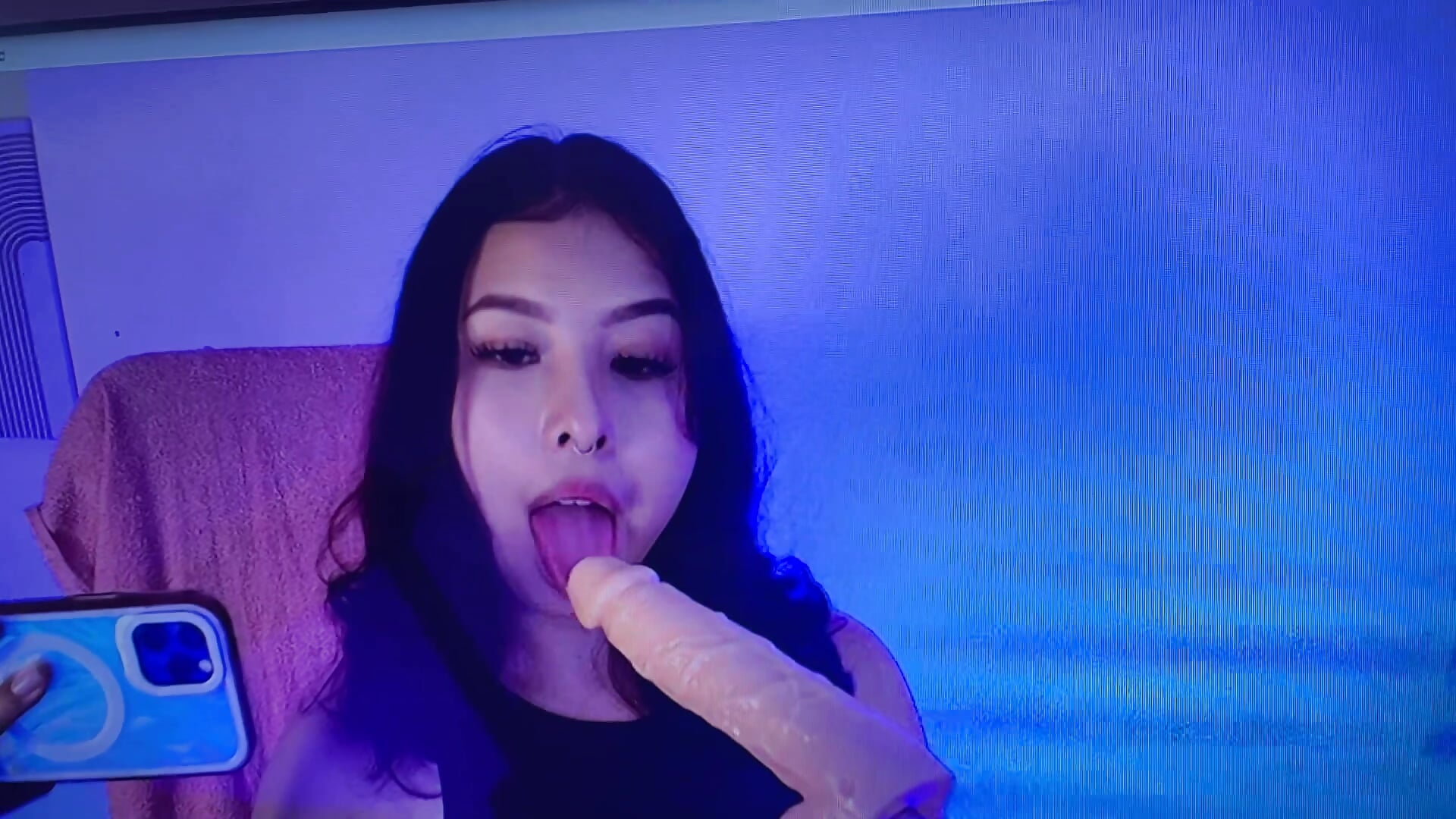 😮‍💨🇨🇴 - فيديو من EvangelineMoon موديل الكام