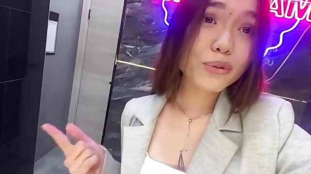 Me – video od webkamerové modelky Loki_Doli