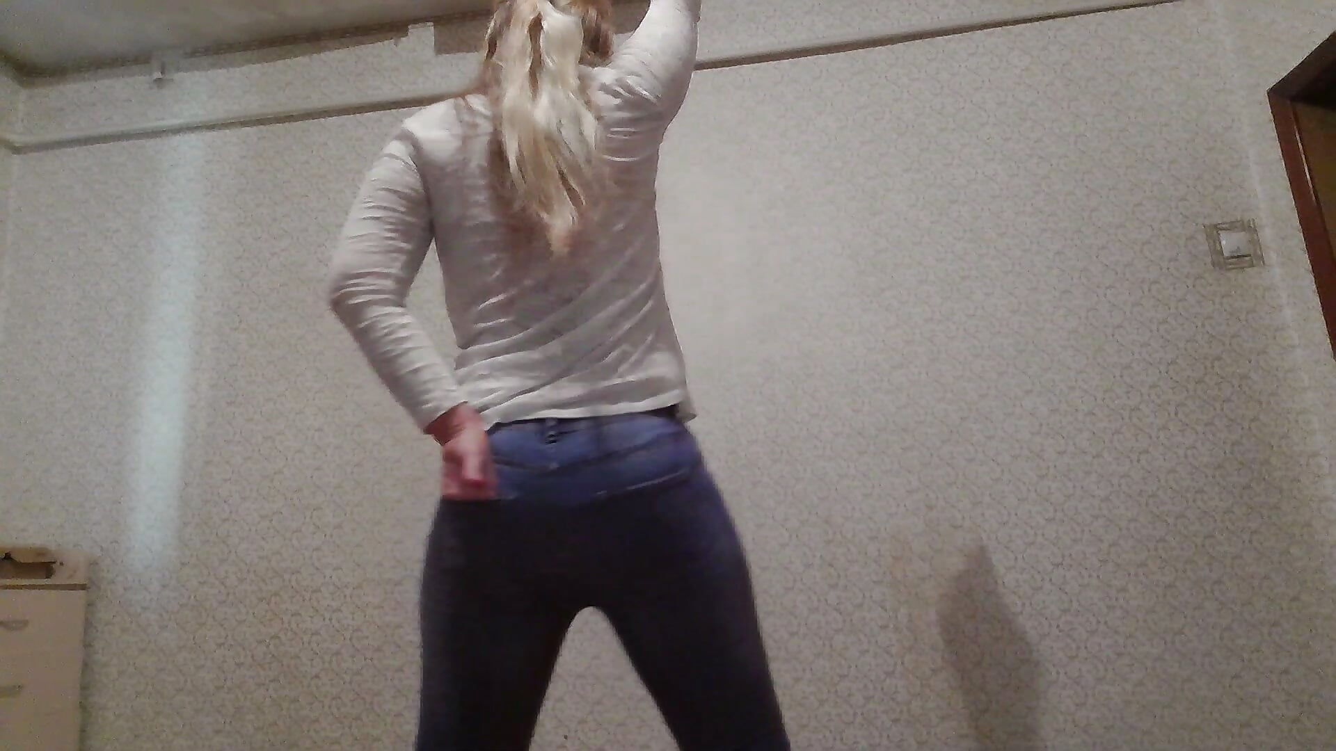 rest in the apartment - video by _bellaforever__ cam model