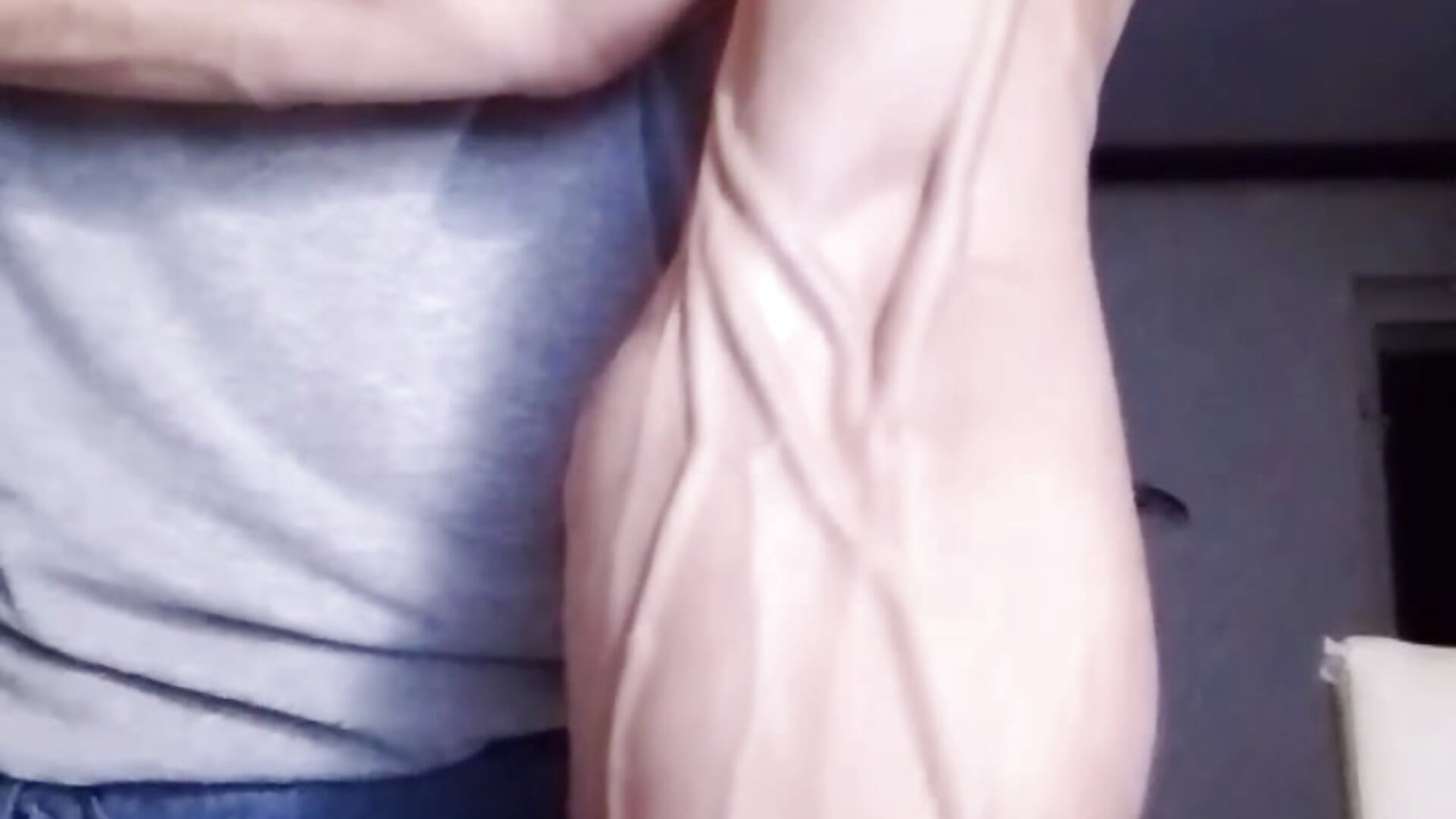 showing veins - video di aleksandr17119 modella di cam