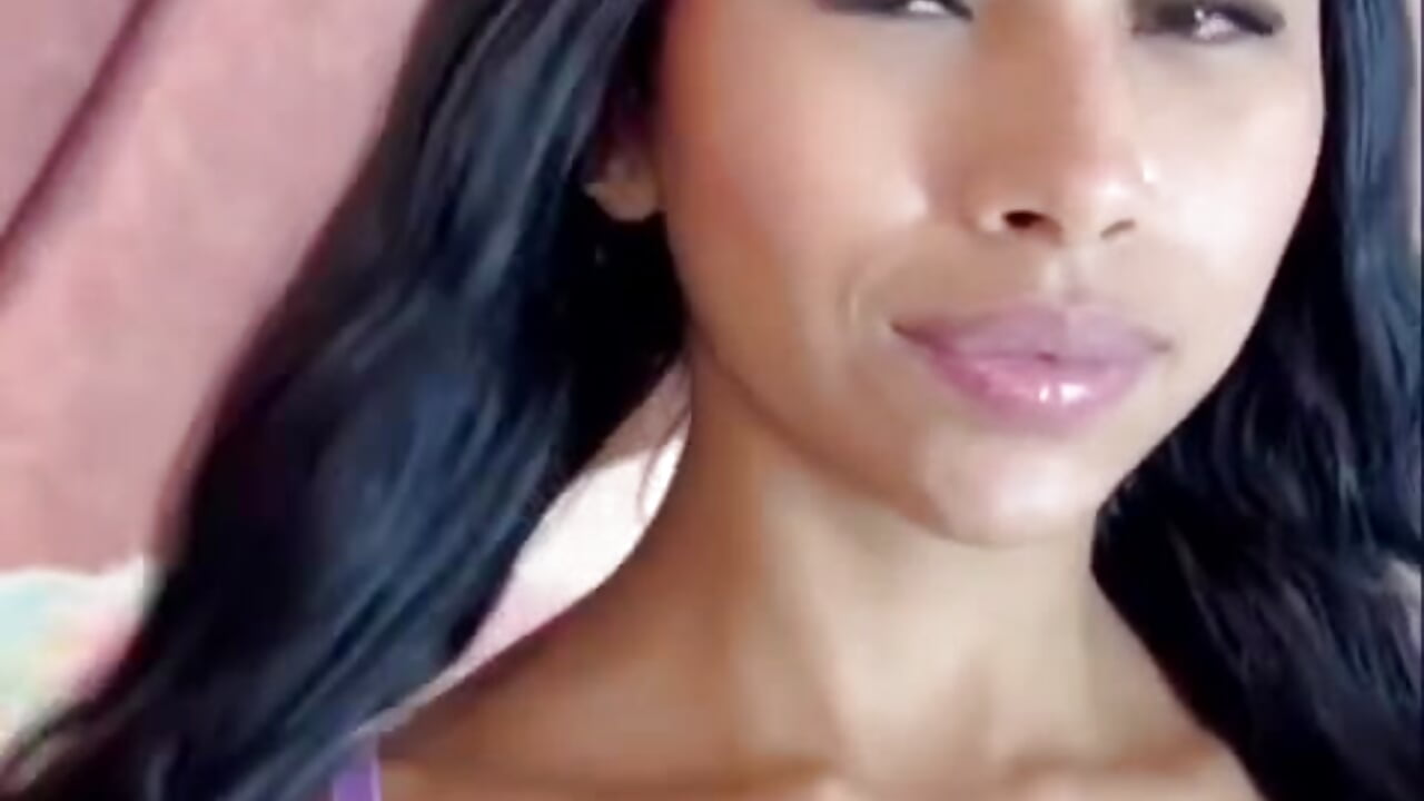 PiercingCami - video av Camiila_Duarte_ cam model