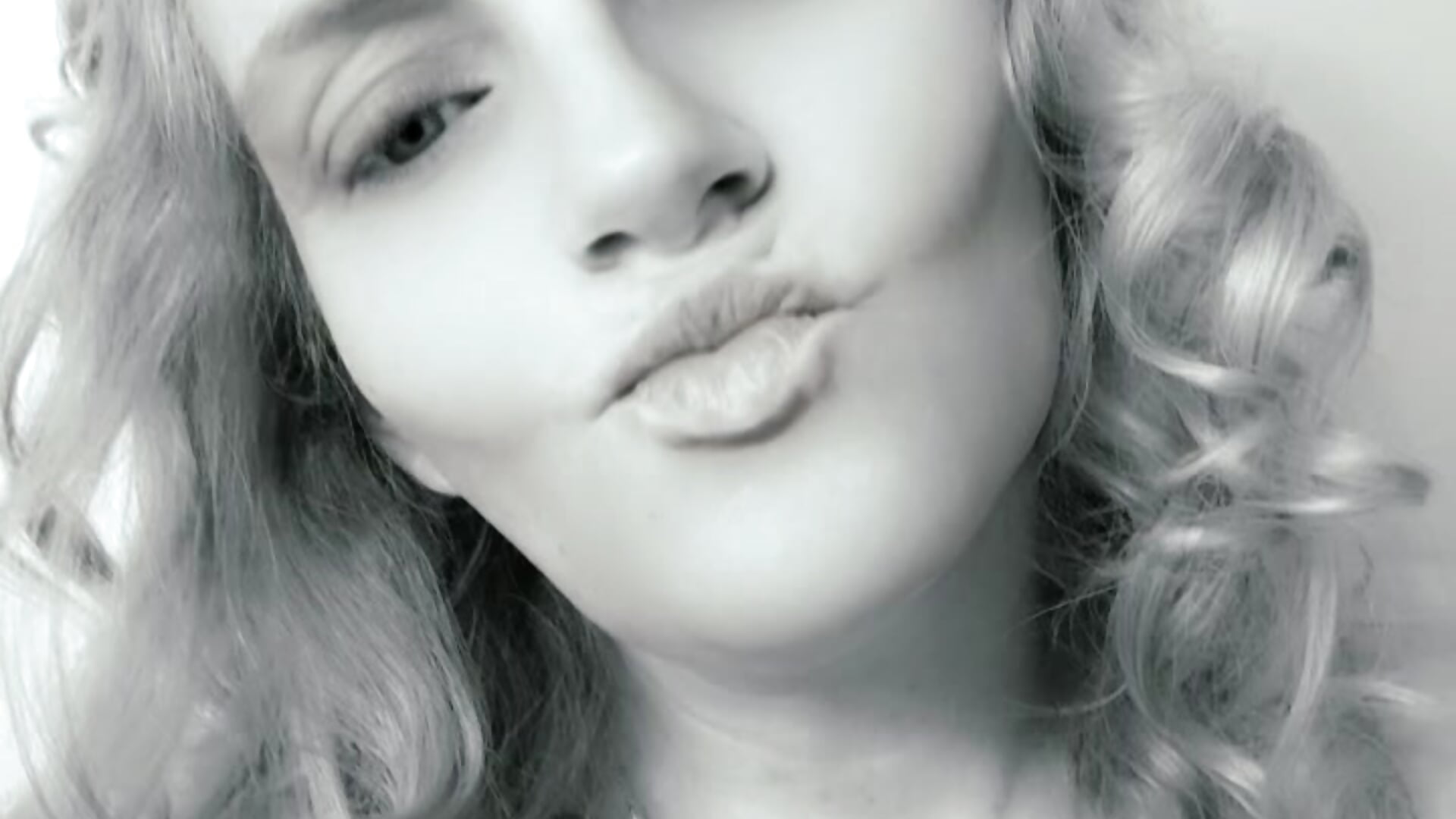1F83FB63-7BF1-405E-A98D-D01B3BEA45F9 - video by LylaCute4 cam model
