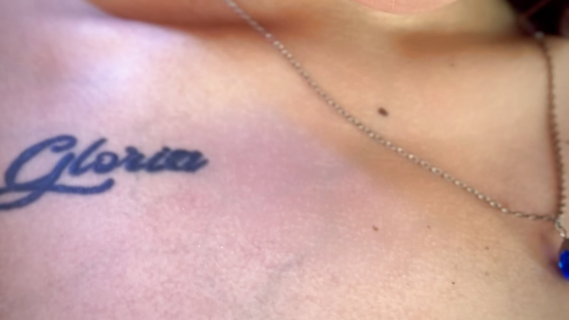 Ahilin_luther Tatto - βίντεο μοντέλου Ahilin_lutther