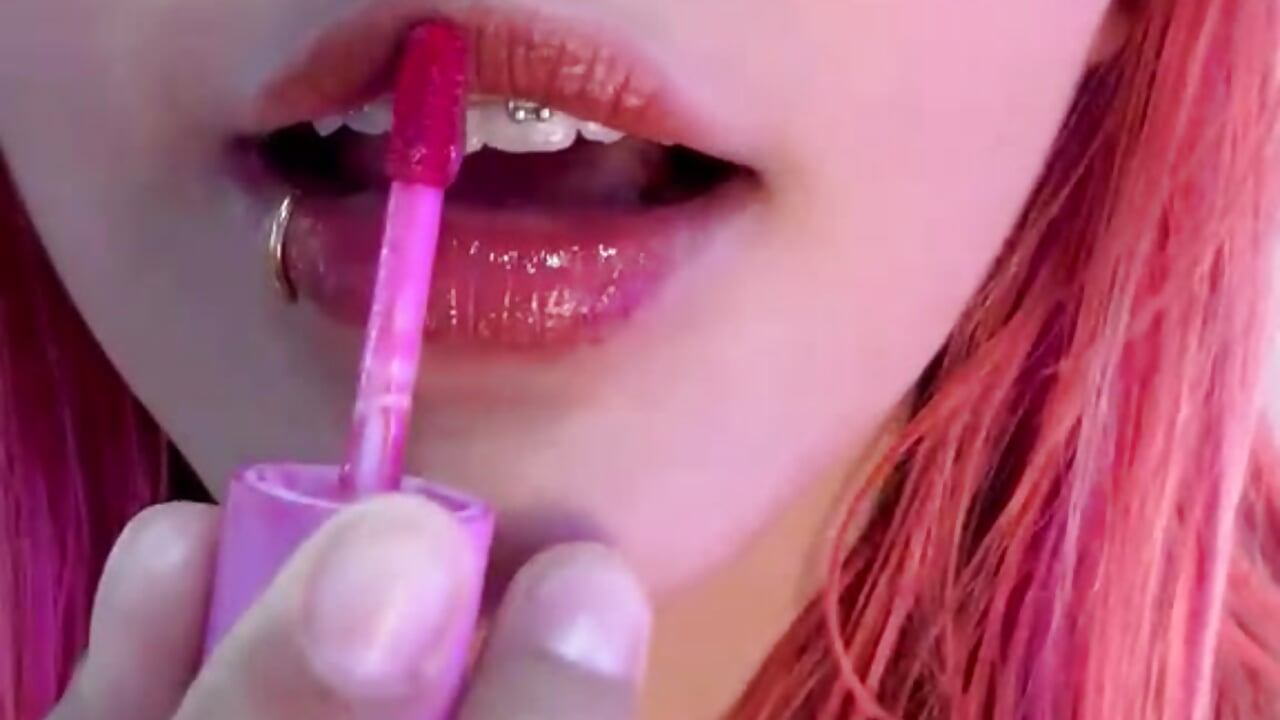 cute lips cute piercing - video av minumesaky cam model