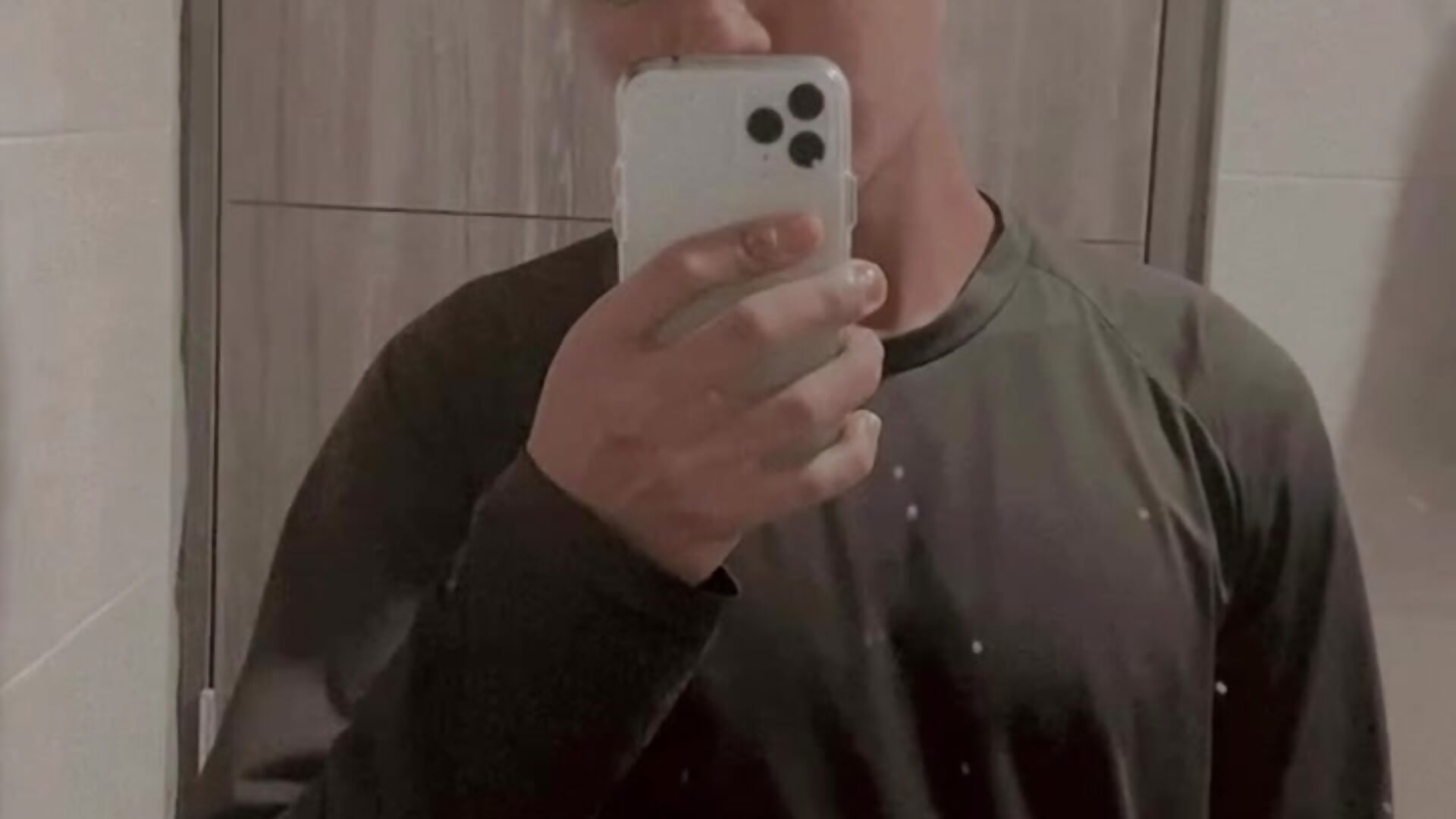 26b95f7aa0bb47babe743130daba3736 - video by fabian0011