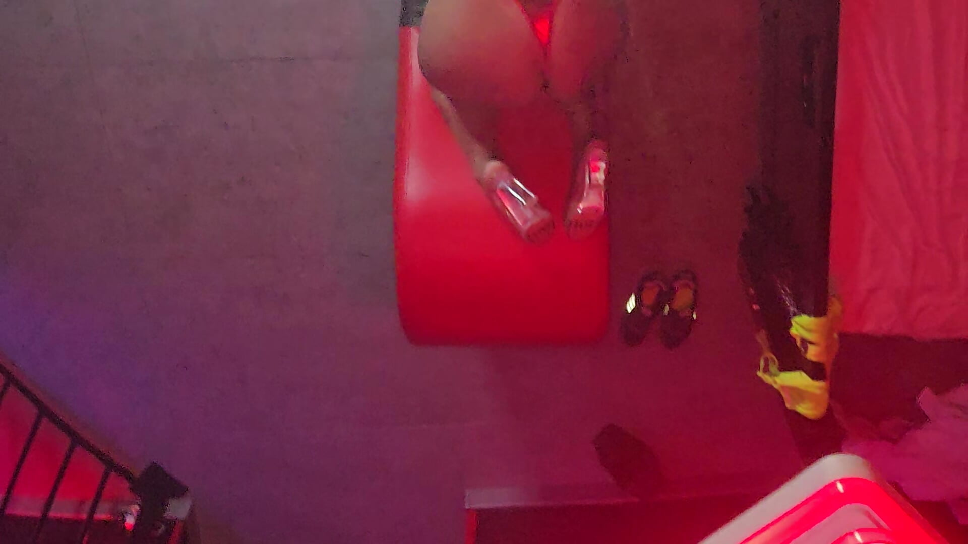 Gitana loft erotico mamada rica en tacon rojo - video oleh GitanayGitano kamera model