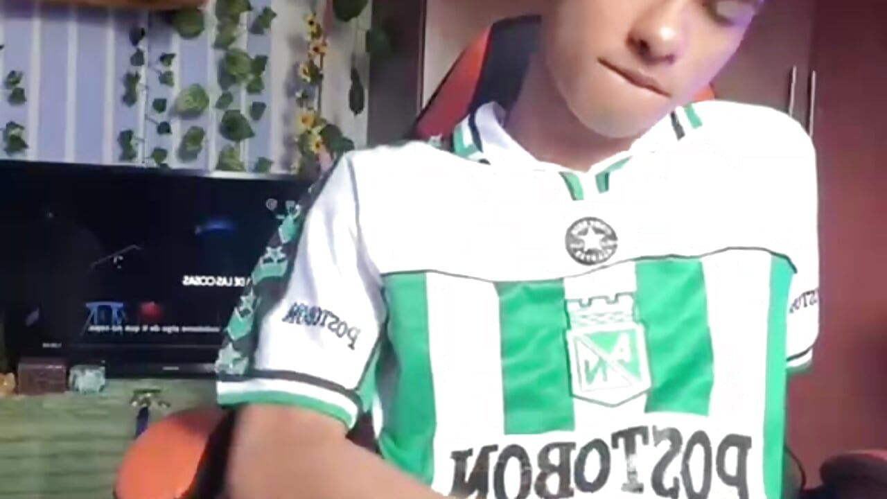 MASTURBACION  DELI  ASS – video od webkamerové modelky Apolo_fox22