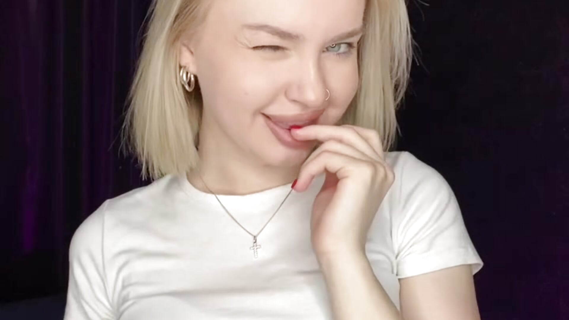 (～￣▽￣)～ - video di Eva_kiki modella di cam