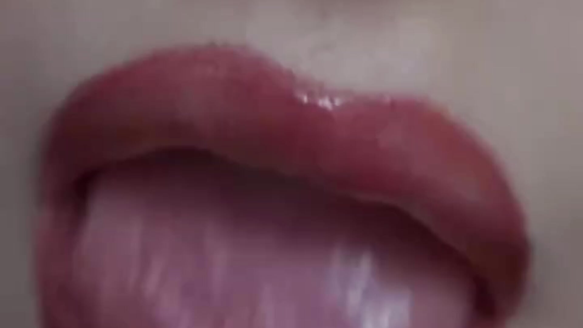 احلي بوسه - video by SexQueenahh