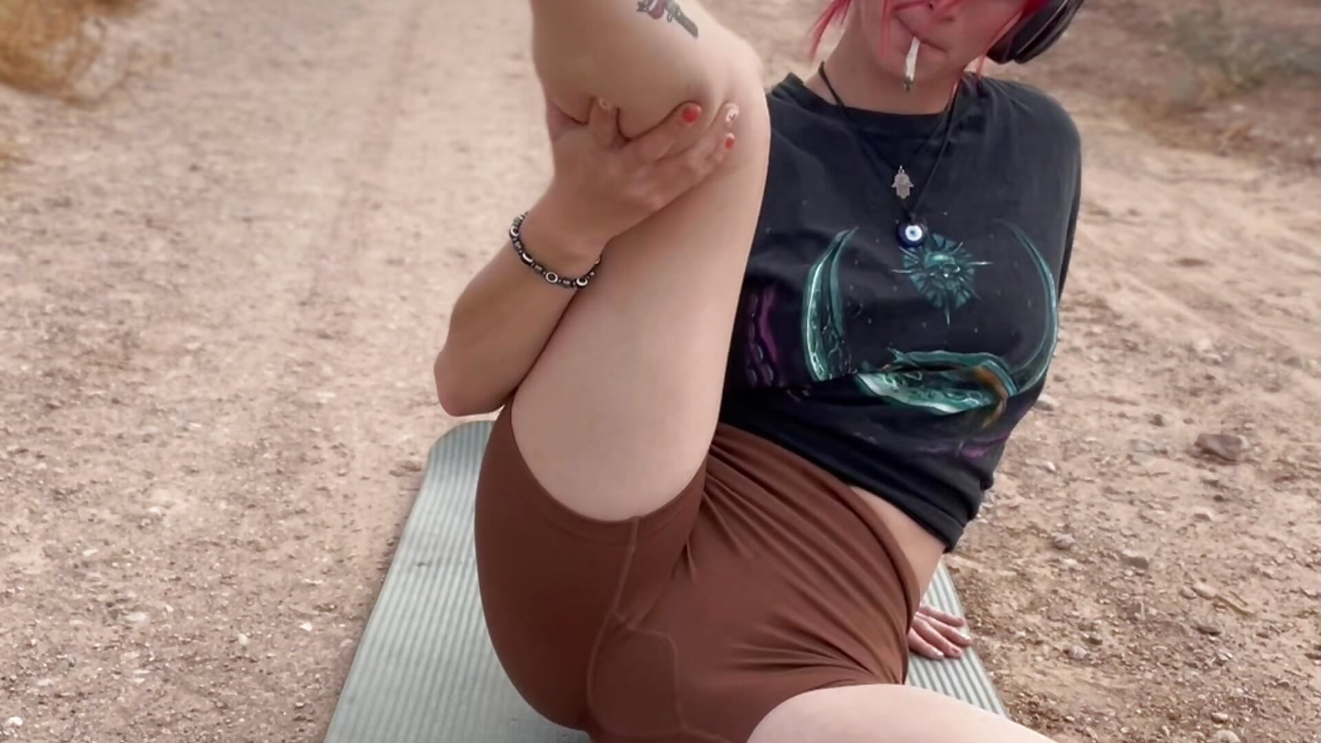 Yoga With Vega – video od webkamerové modelky VegaPrice