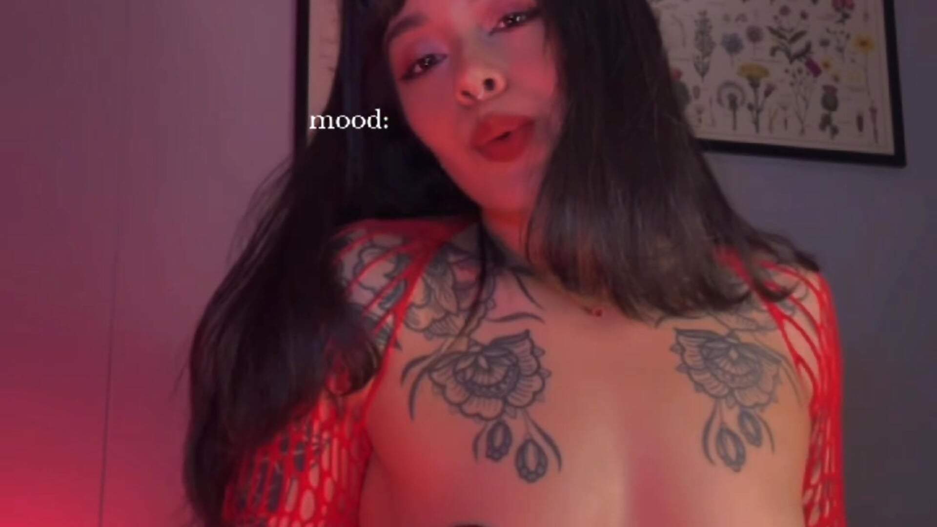 Red 🔴 🍎 🍓 🍒 🍅 - video by alissonloves3