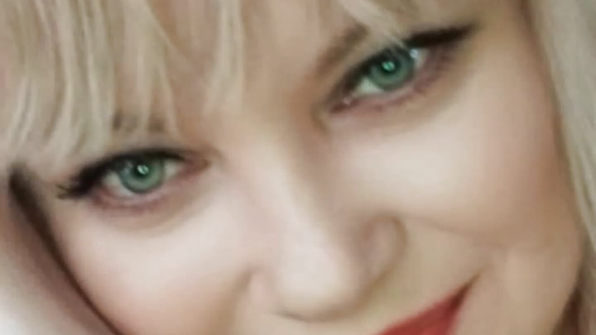 Love – video od webkamerové modelky KiraLoove