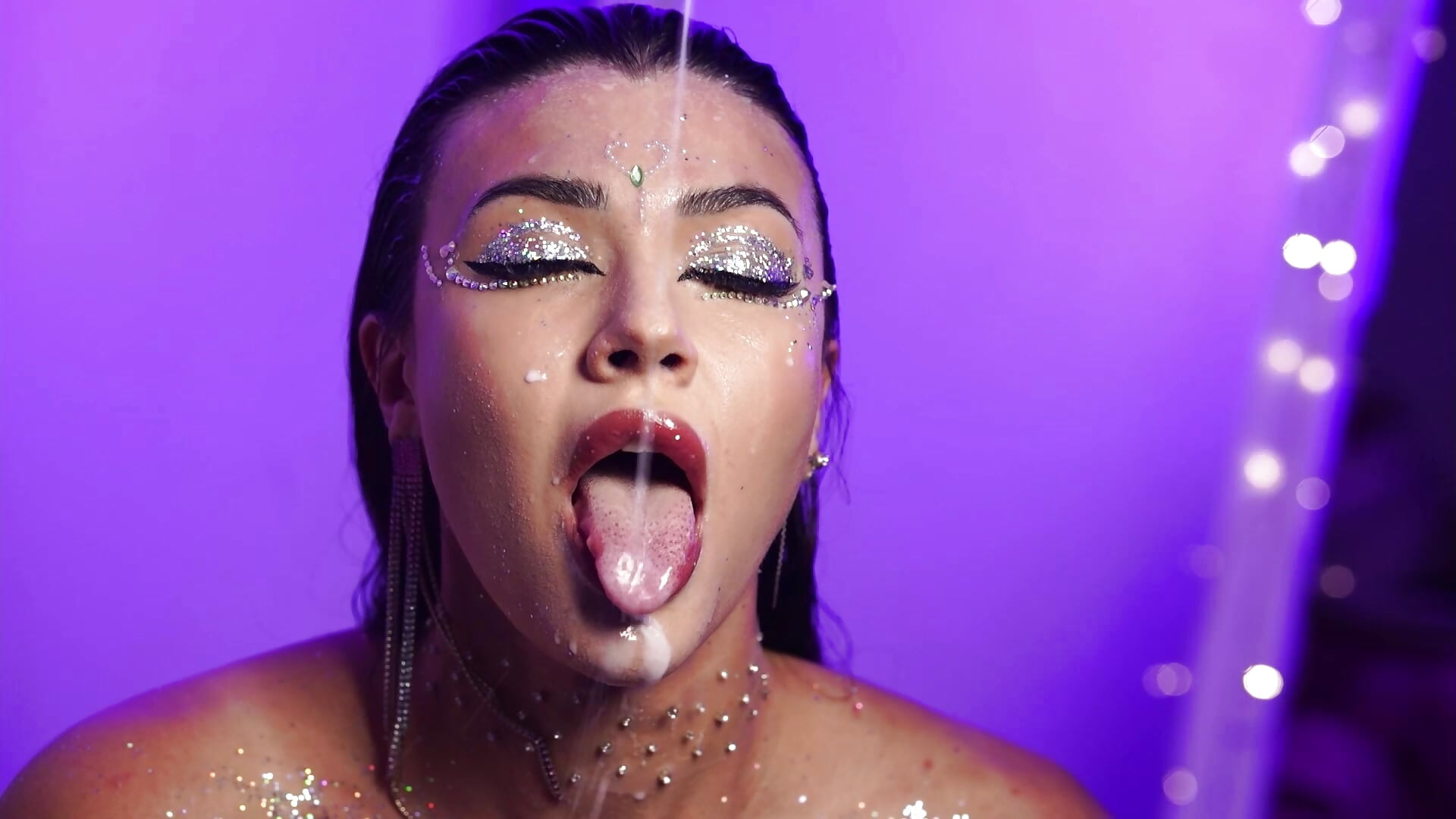 Woooo feel free to explode all over me 😍😜💦💜 - Vídeo de Dakota_Blare, modelo de vídeos