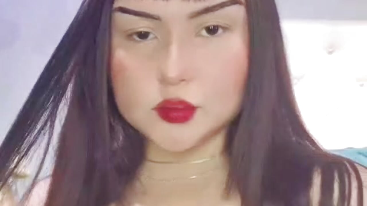 Holi 🙈🤫 - video by soysofia_