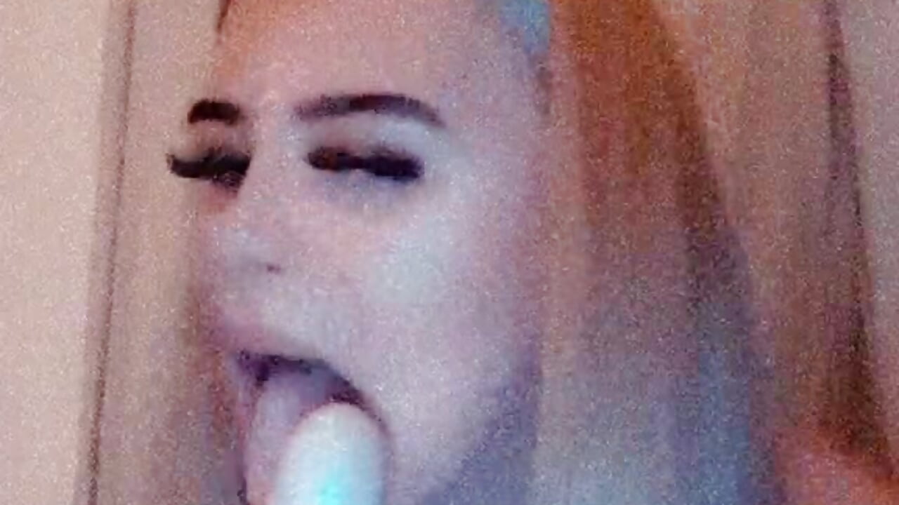 Dildo Licking🍆😈