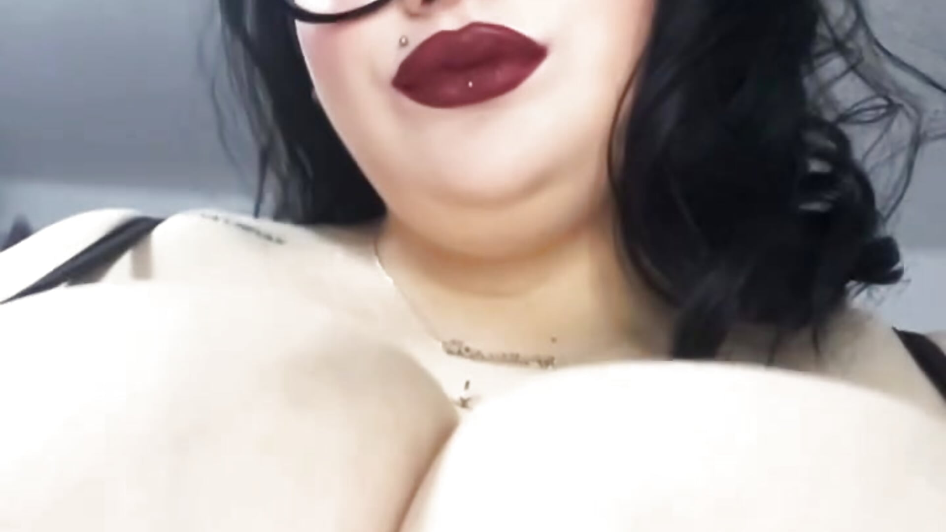 A kiss for you. 🤫💋 - video by Boosty__Nancy