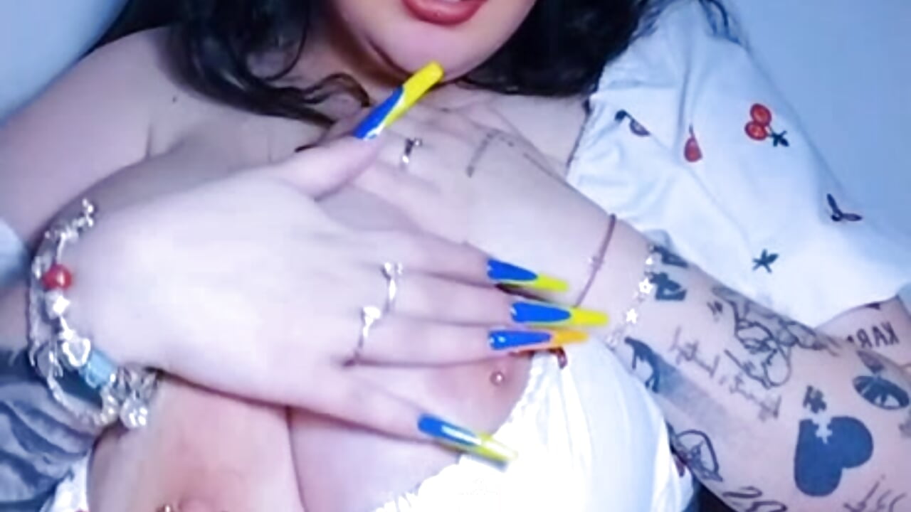 I'm sucking my tit 🤫😈 - video by Boosty__Nancy