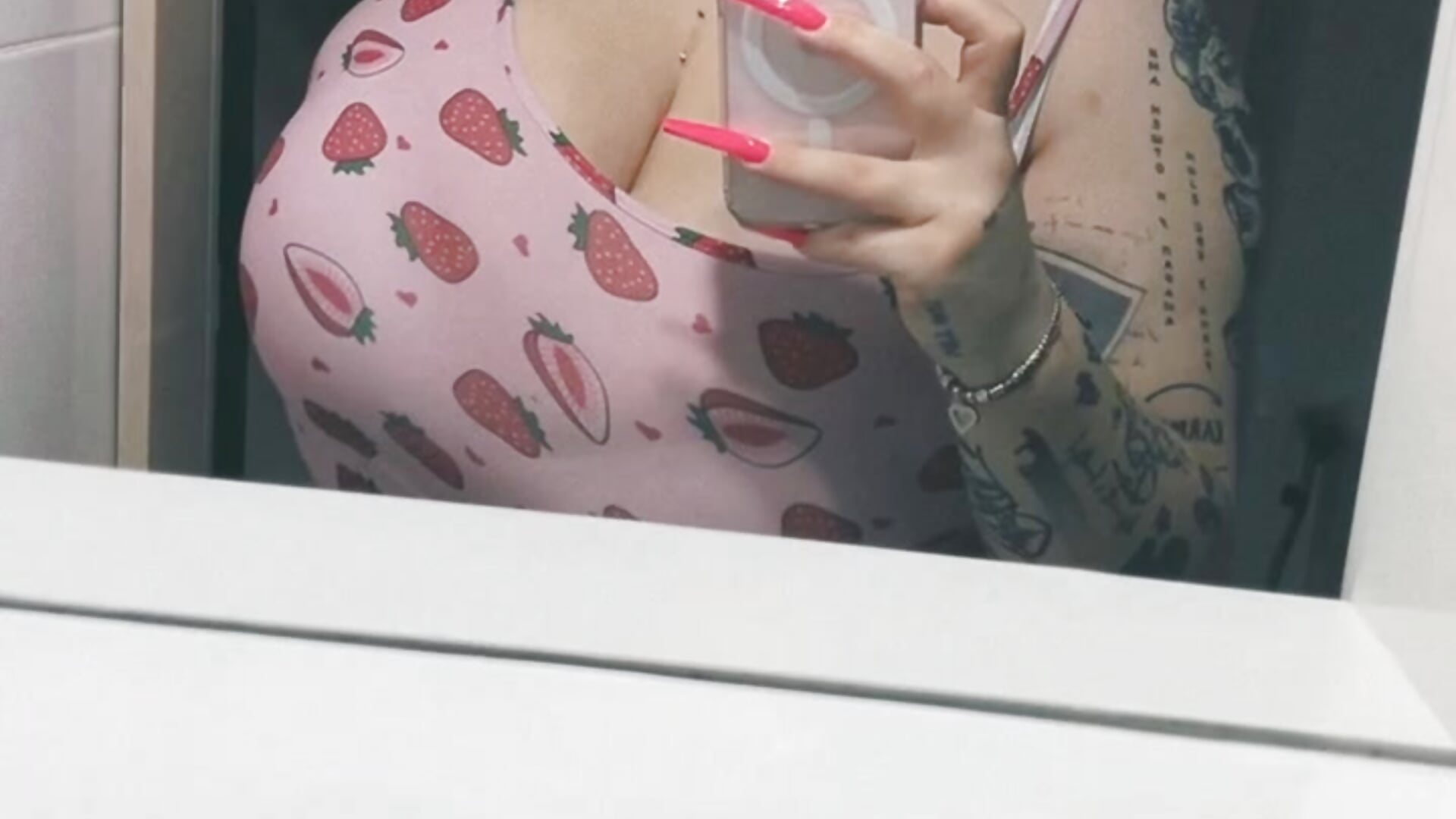 A kiss for my fans 🥰💋 - video by Boosty__Nancy