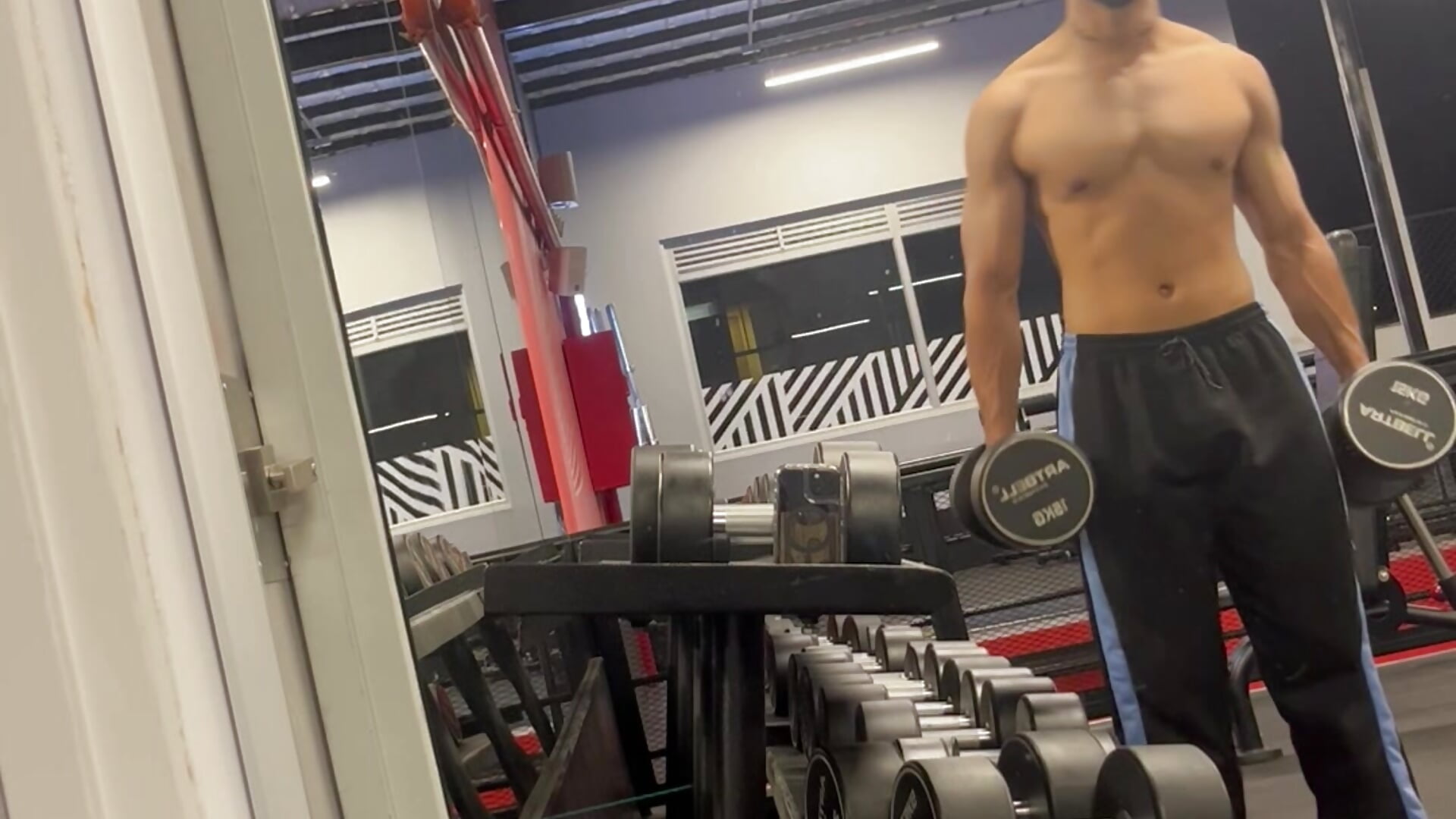 Show privado en el gym - Andressch07 캠 모델의 동영상