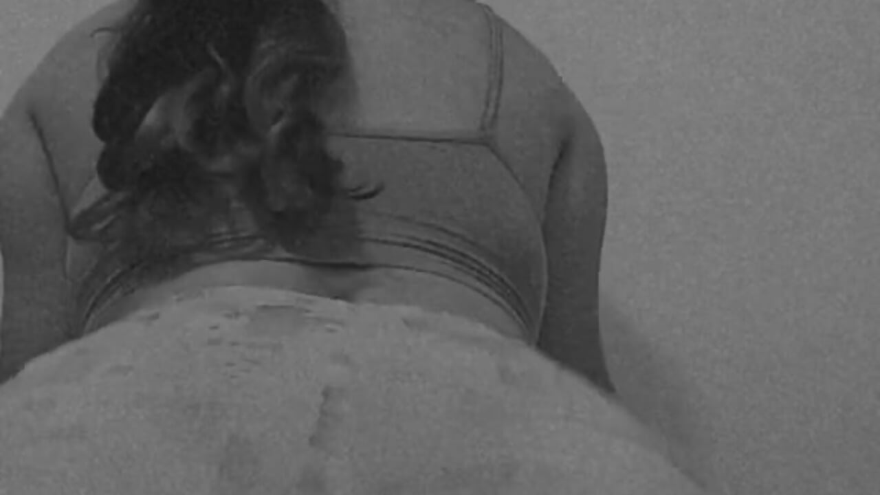Luna twerking - video by SweettCouplex