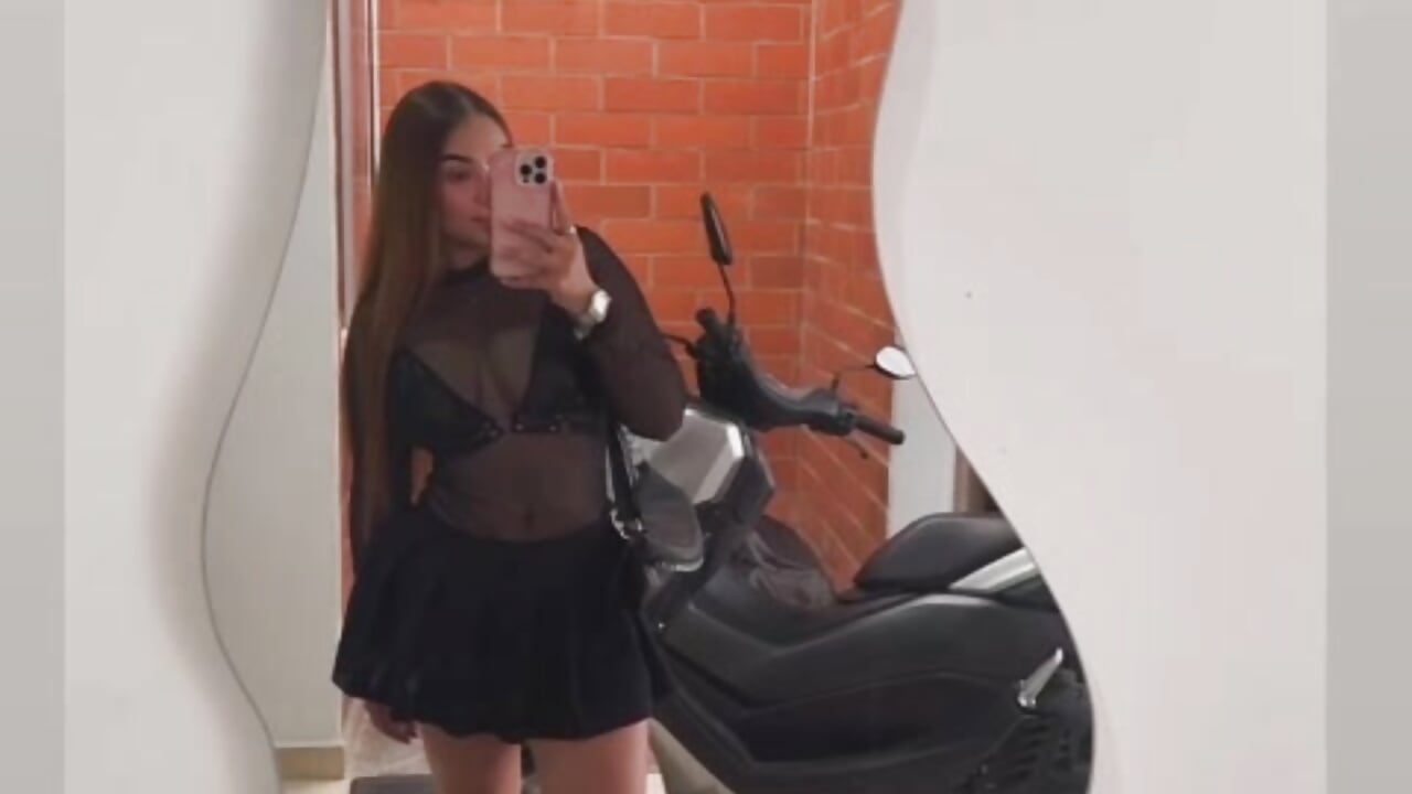 ​​🖤​🖤​🖤​ - video oleh model kamera HaileyVee