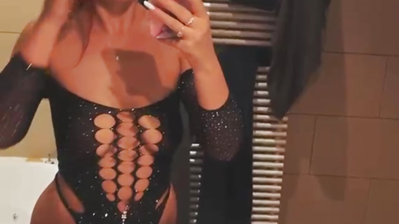Cute outfit 😘 - video av AriannaLust cam model