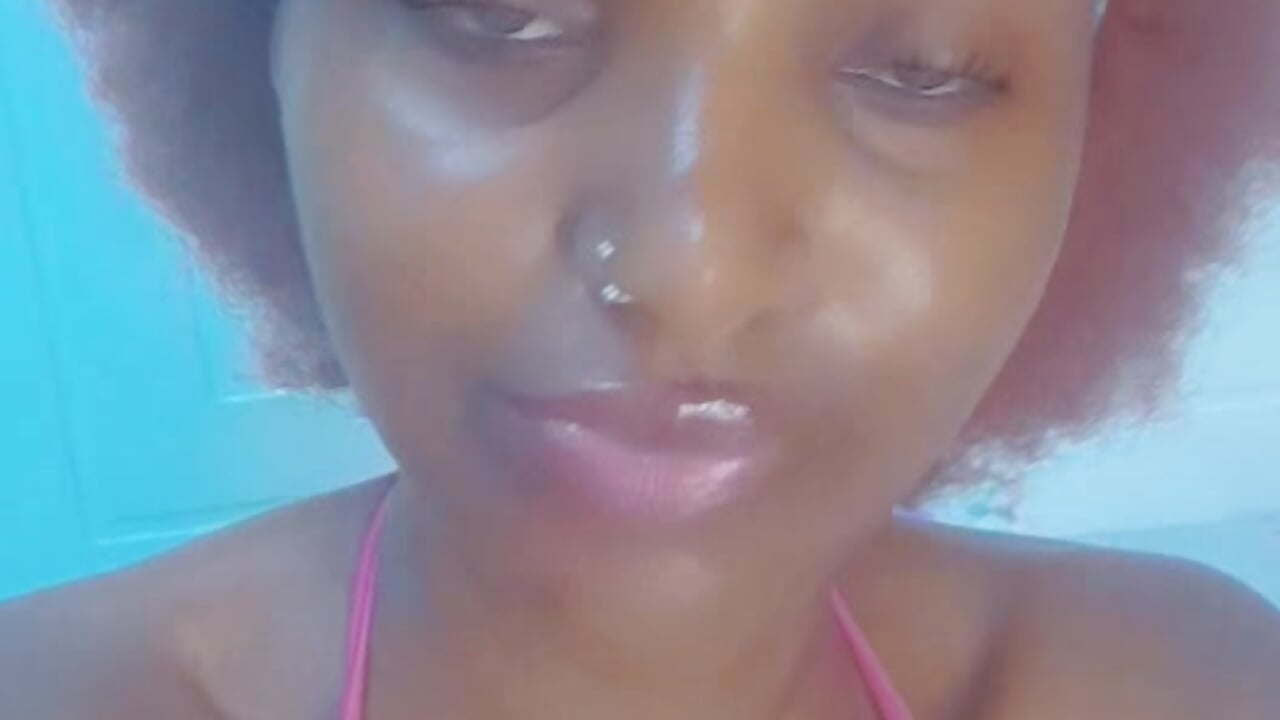 1002180414 - video by Cherrysexy_ cam model