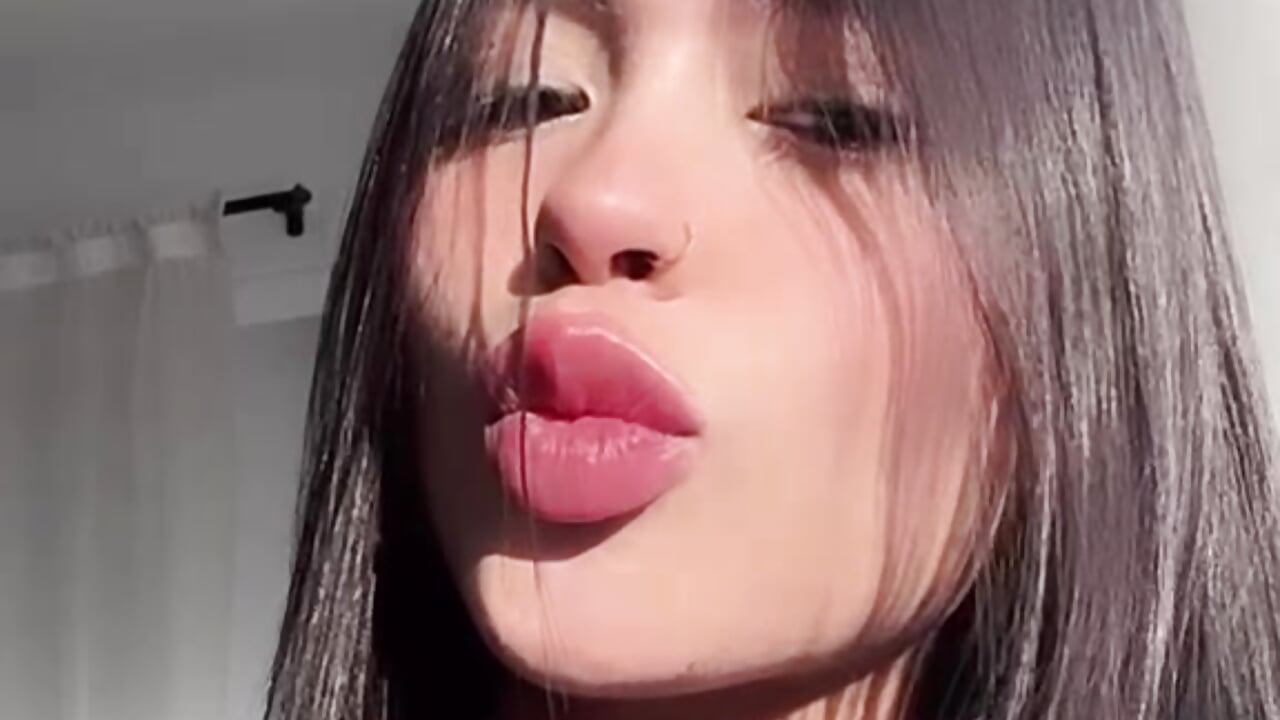 Hi ❤️ - video by Scarlett_danss cam model