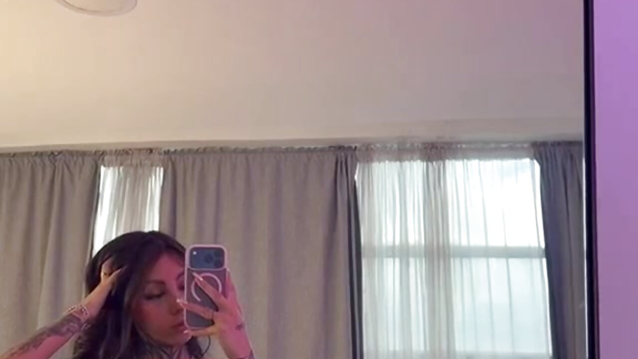 Hellooo<3 - סרטון של cassie_miss, דוגמן/ית מצלמה