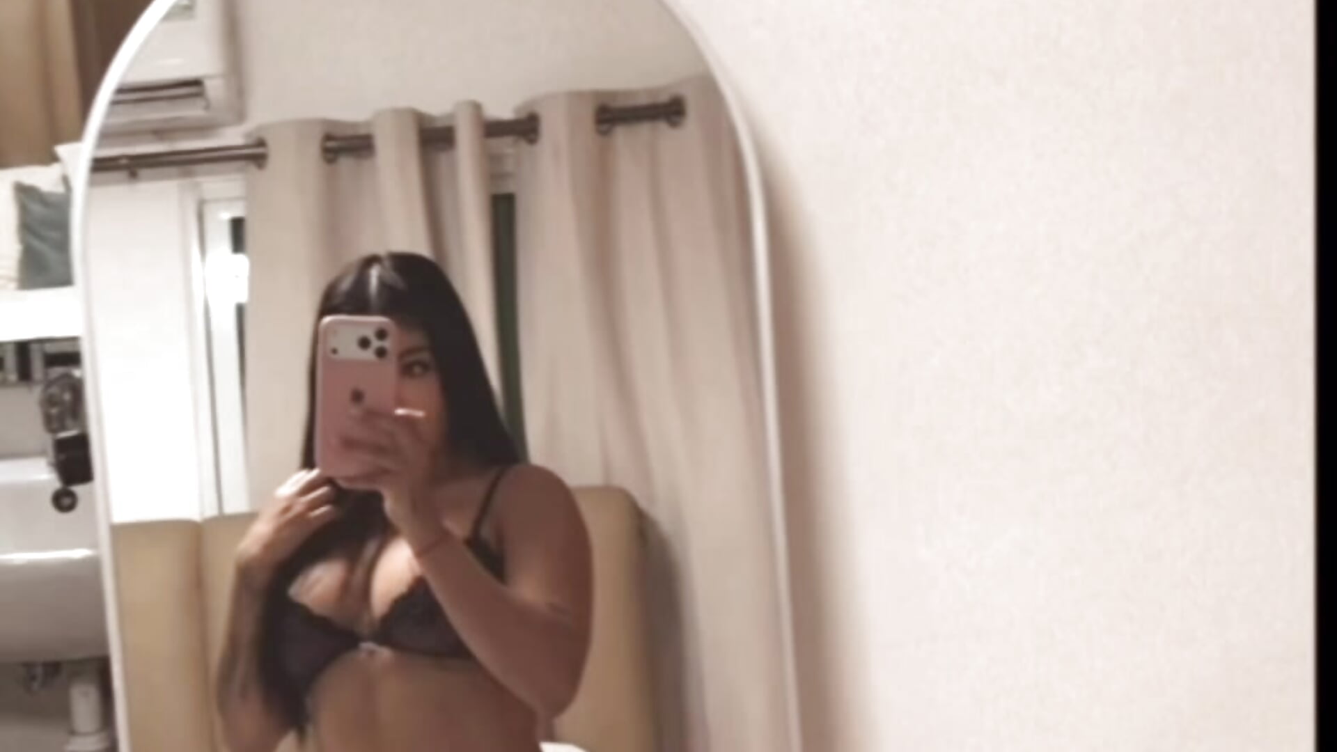 WELCOME YO MY WORLD - video by Alaiah-lopez cam model