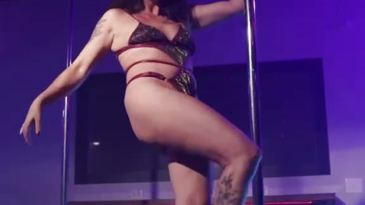 0c320e8e-520d-44d5-bbfd-f0bd428d1a40 - video by BellaPoleDancer