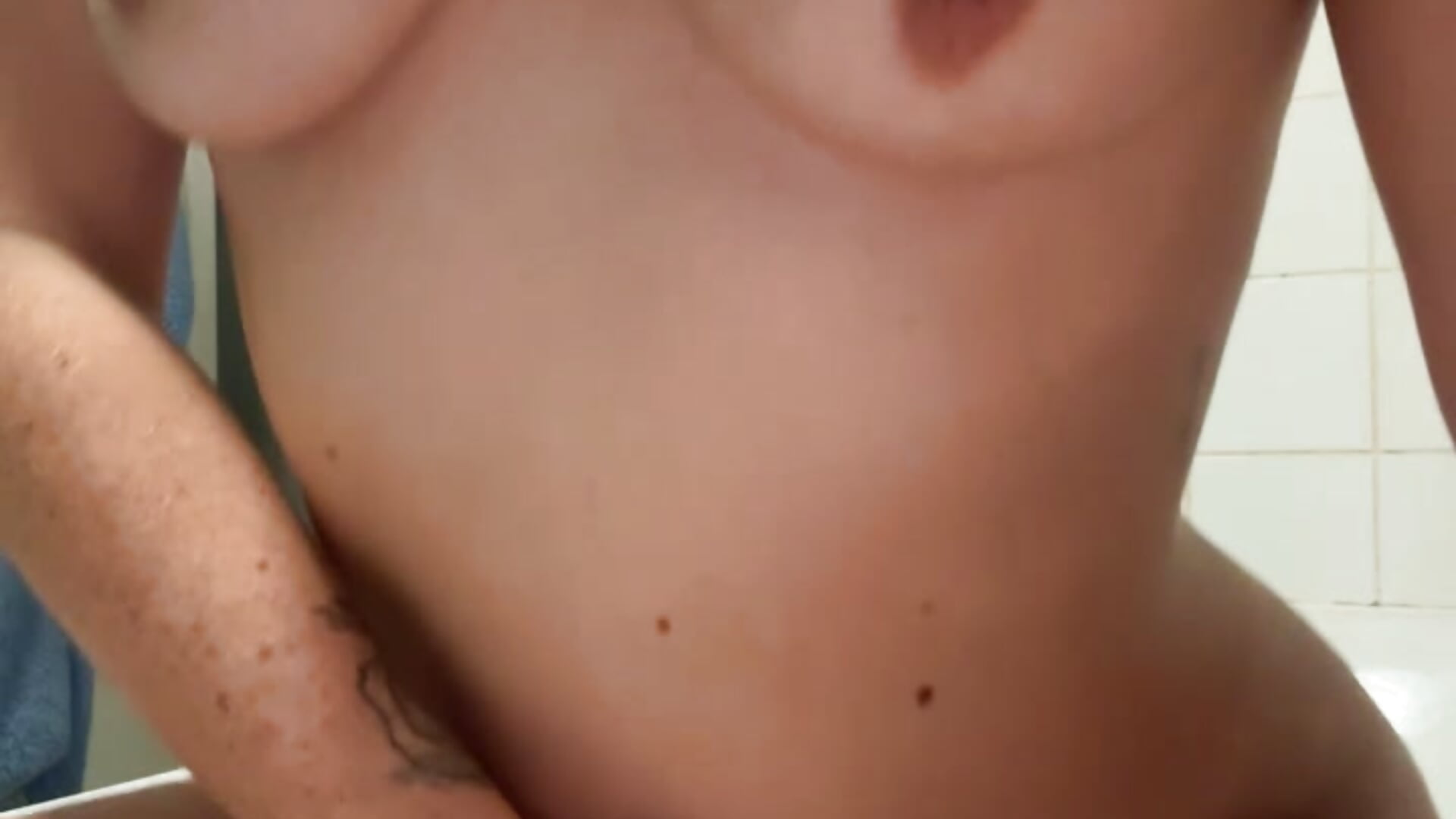 🛀 - video by cherrybaby30xx cam model