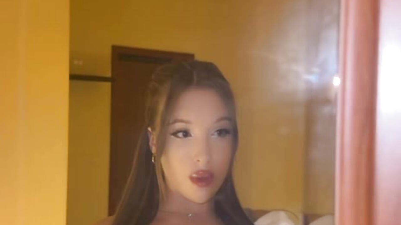 #2 - video di MyraDeasy modella di cam
